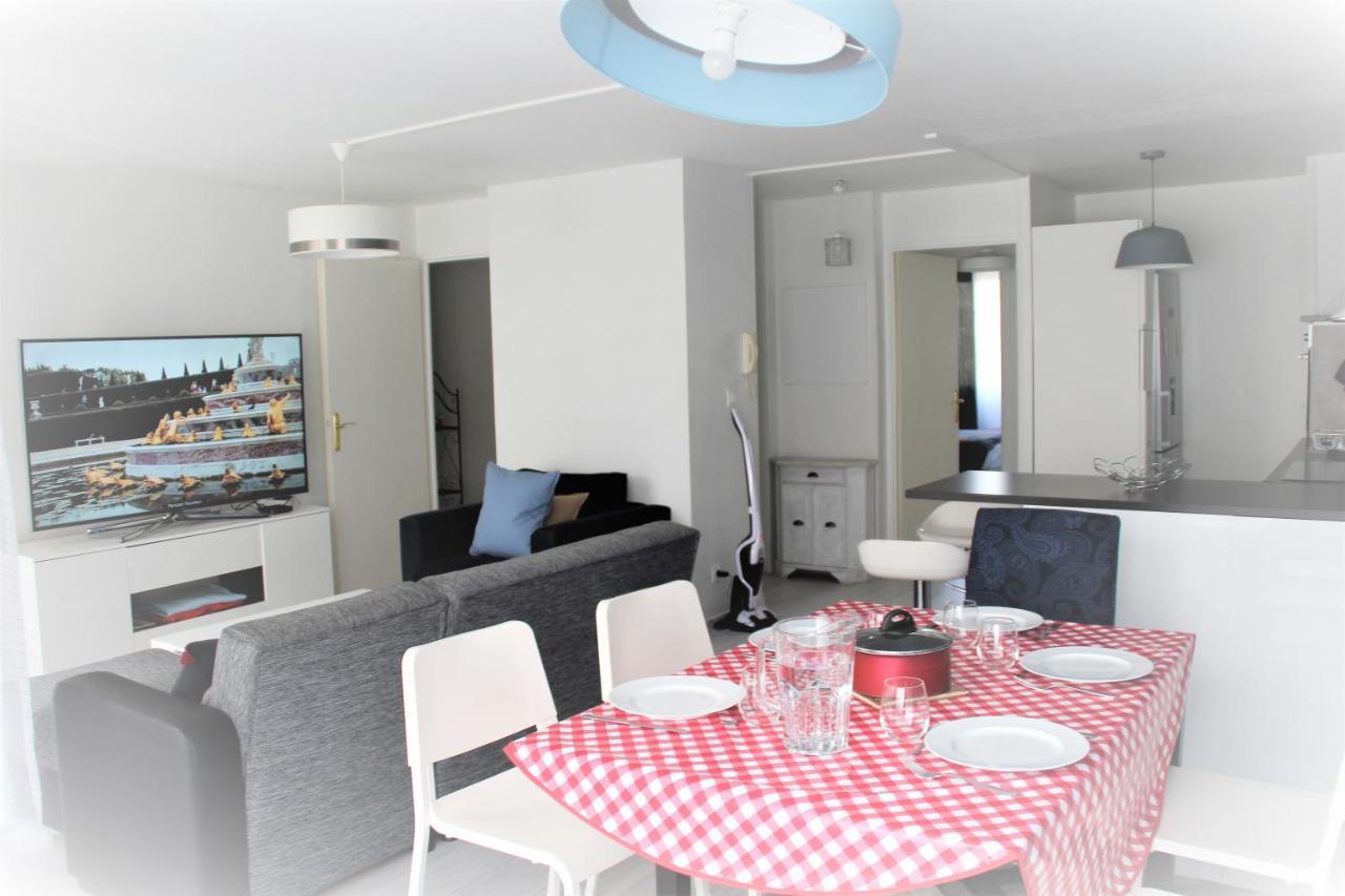 Logement familial tout équipé  Saint-Denis  Esterno foto